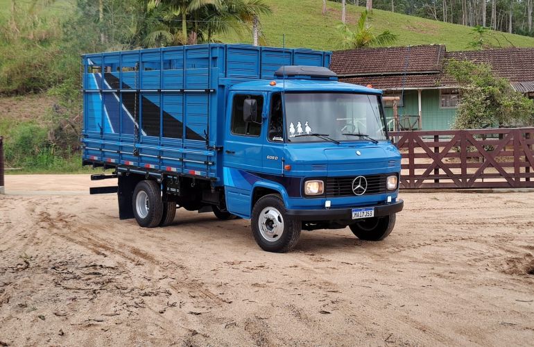 Mercedes-Benz 608 - Foto #2