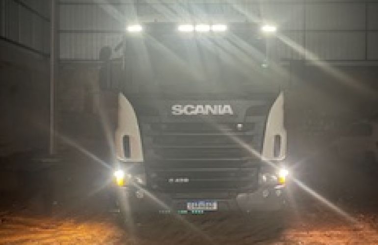 Scania R-420 A 6X4 NA (Reb. 3 Eixos) - Foto #1