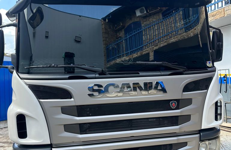 Scania P-360 LA 4X2 - Foto #10
