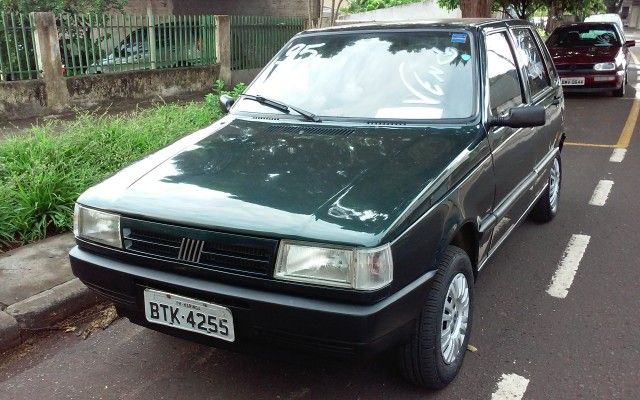 Resultado de imagem para FIAT UNO 1995 VERDE