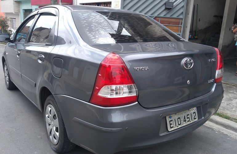  Toyota  Etios  Sedan XS 1 5 Flex 2013  2013  Sal o do 