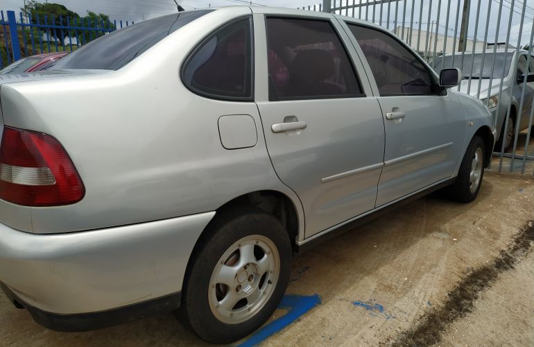 polo classic 1.8 2001 é bom