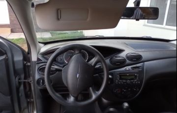 Ford Focus Hatch GL 1.6 8V (Flex) - Foto #4