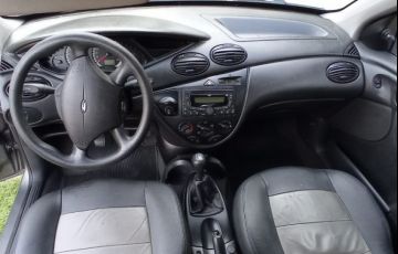 Ford Focus Hatch GL 1.6 8V (Flex) - Foto #7