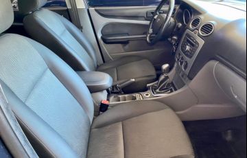 Ford Focus Hatch SE 1.6 16V TiVCT - Foto #8