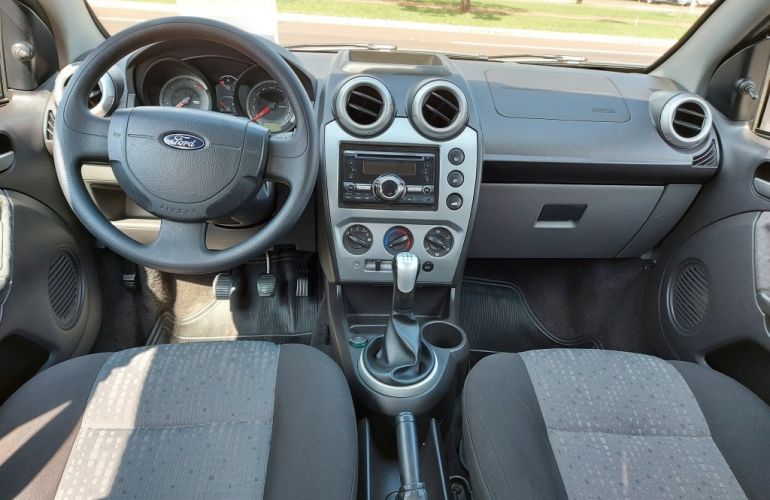 Ford Fiesta Sedan 1.6 Rocam (Flex) - Foto #3
