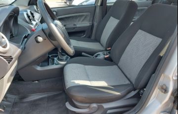 Ford Fiesta Sedan 1.6 Rocam (Flex) - Foto #4