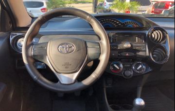 Toyota Etios 1.5 X Plus - Foto #8