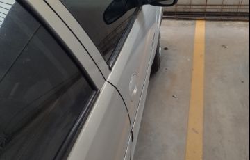 Chevrolet Corsa Sedan Premium 1.8 (Flex)