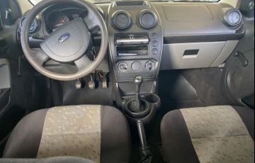 Ford Fiesta Hatch 1.0 - Foto #9