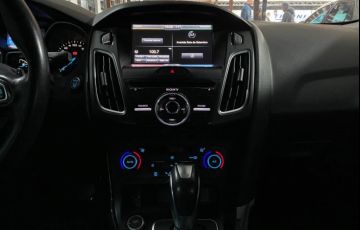 Ford Focus Hatch Titanium Plus 2.0 16V PowerShift - Foto #10