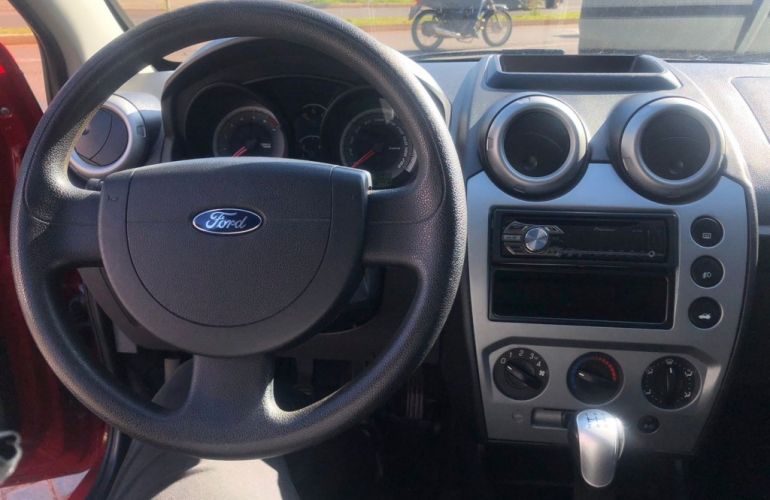 Ford Fiesta Hatch 1.6 (Flex) - Foto #4