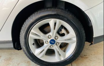 Ford Focus Hatch SE 1.6 16V TiVCT - Foto #5