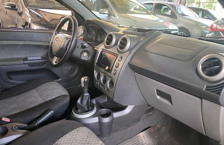 Ford Fiesta Hatch 1.0 (Flex) - Foto #6