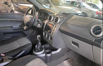Ford Fiesta Hatch 1.0 (Flex) - Foto #6