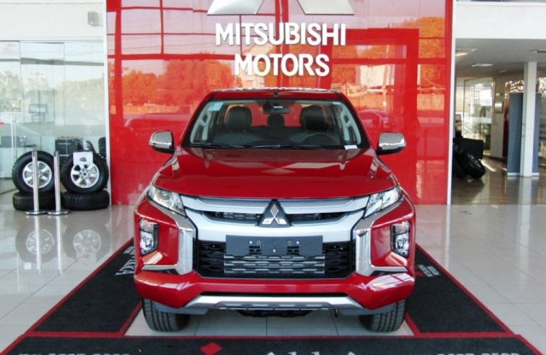 Mitsubishi L200 Triton Sport Hpe Top 4WD 2.4 Td - Foto #2
