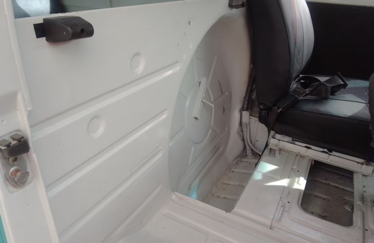Volkswagen Kombi 1.6 - Foto #9