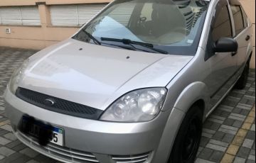 Ford Fiesta Sedan Personnalité 1.0 8V - Foto #4