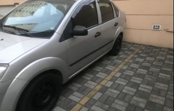 Ford Fiesta Sedan Personnalité 1.0 8V - Foto #9
