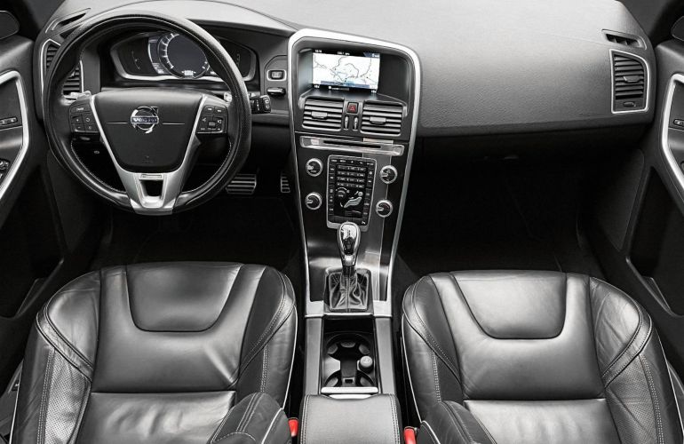 Volvo XC60 2.0 T5 Drive-E R-Design - Foto #8
