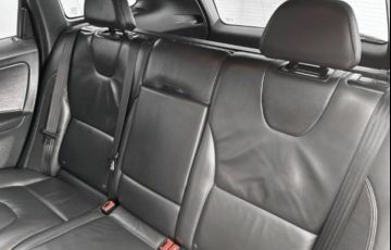Volvo XC60 2.0 T5 Drive-E R-Design - Foto #9