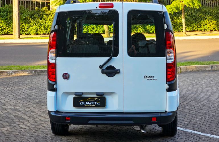 Fiat Doblò Essence 1.8 7L (Flex) - Foto #3