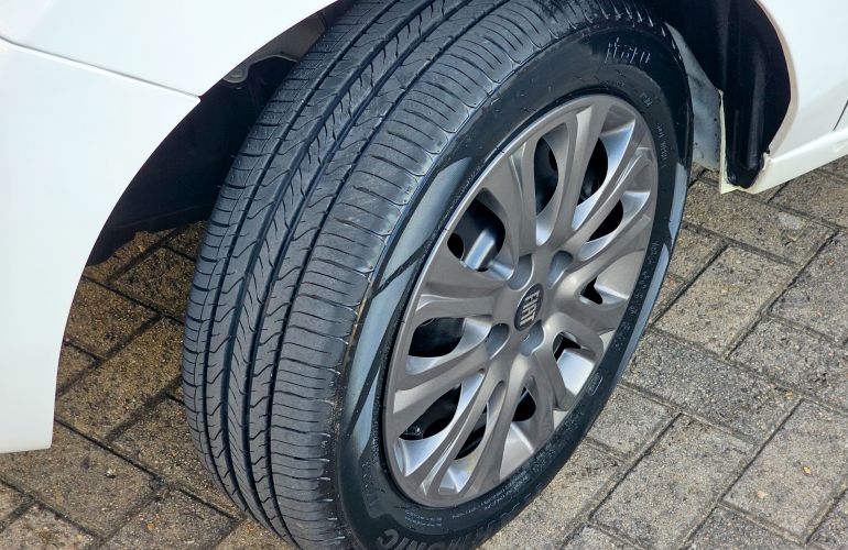 Fiat Doblò Essence 1.8 7L (Flex) - Foto #5