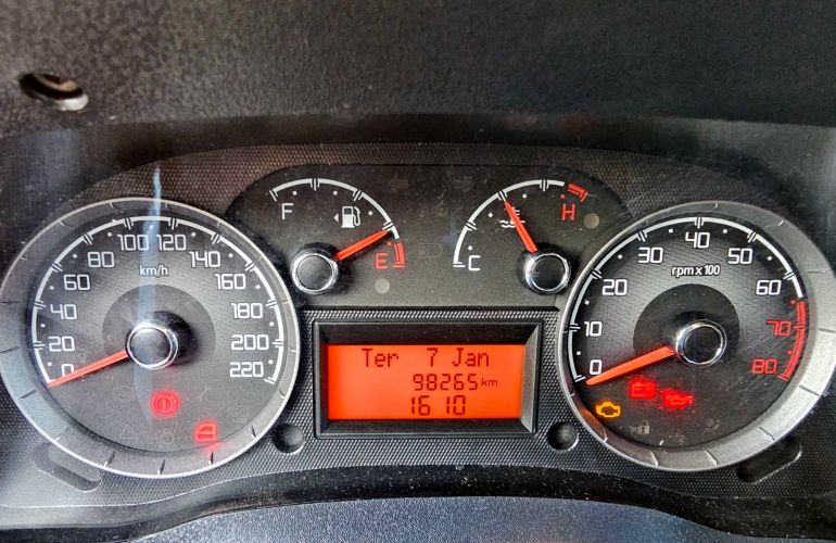 Fiat Doblò Essence 1.8 7L (Flex) - Foto #7