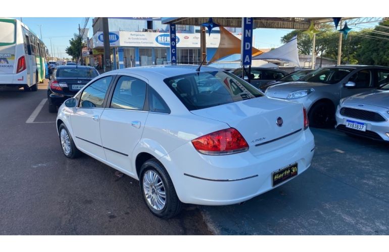Fiat Linea Essence 1.8 16V (Flex) - Foto #5