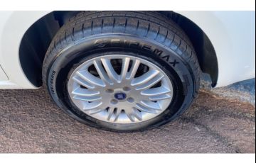 Fiat Linea Essence 1.8 16V (Flex) - Foto #6