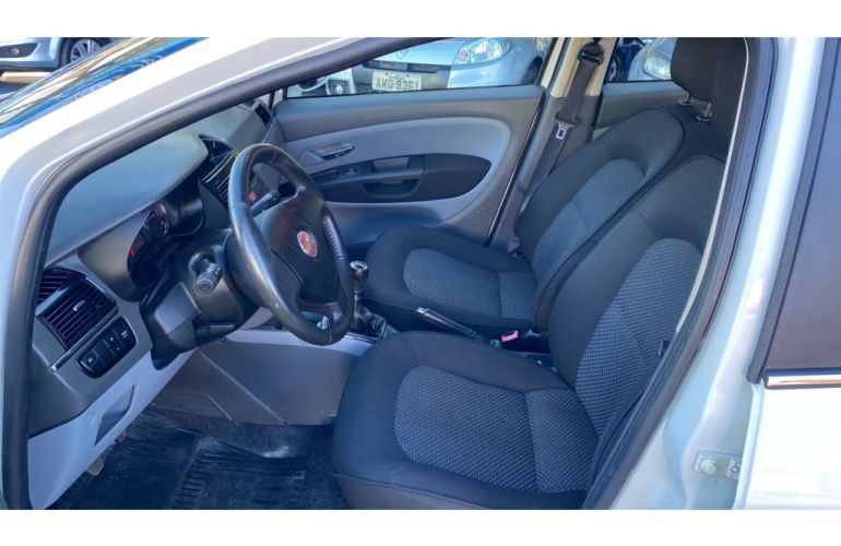 Fiat Linea Essence 1.8 16V (Flex) - Foto #10