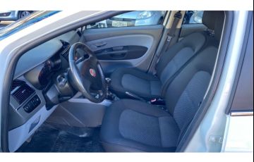 Fiat Linea Essence 1.8 16V (Flex) - Foto #10