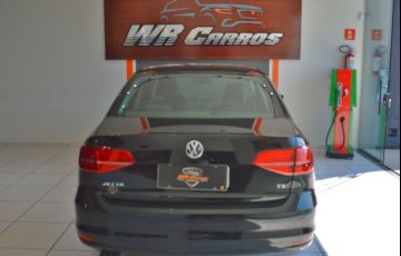 Volkswagen Jetta 2.0 TSi Highline 211cv - Foto #4