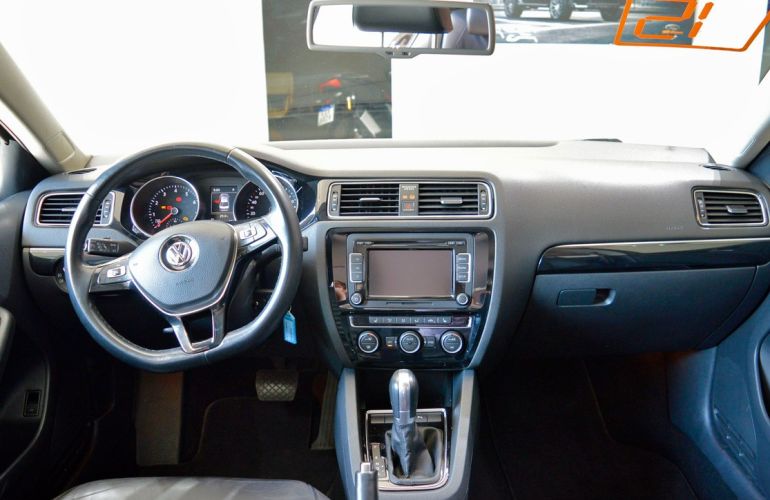 Volkswagen Jetta 2.0 TSi Highline 211cv - Foto #6