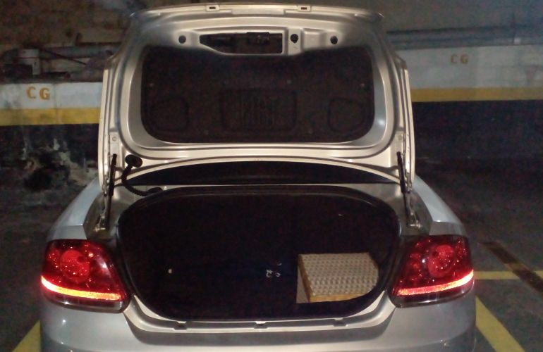 Fiat Linea LX 1.9 16V Dualogic (Flex) - Foto #2
