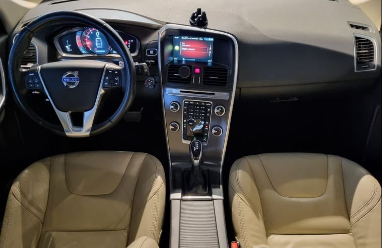Volvo Xc60 2.0 T5 Dynamic FWD Turbo - Foto #4