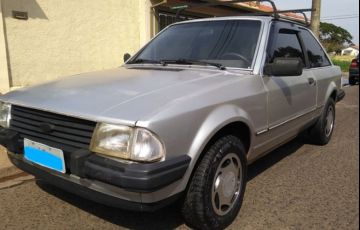 Ford Escort Hatch Ghia 1.6 - Foto #2