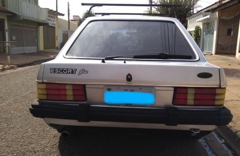 Ford Escort Hatch Ghia 1.6 - Foto #4