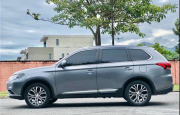 Mitsubishi Outlander 3.0 Gt 4x4 V6 24v Gasolina 4p Automático - Foto #9