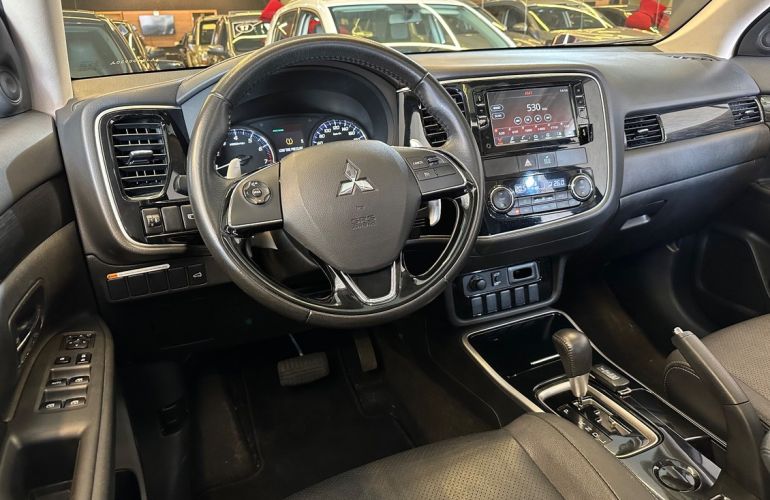 Mitsubishi Outlander 2.0 Comfort 16v - Foto #7