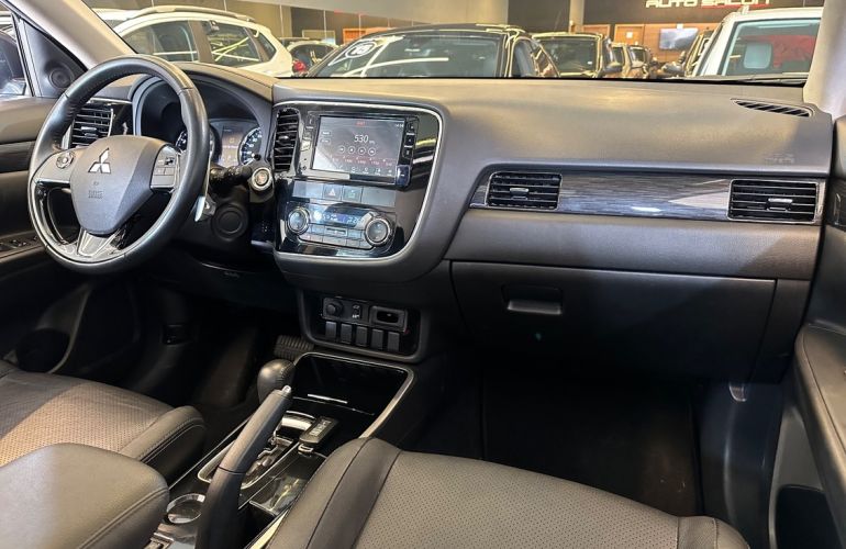 Mitsubishi Outlander 2.0 Comfort 16v - Foto #10