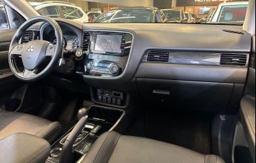 Mitsubishi Outlander 2.0 Comfort 16v - Foto #10