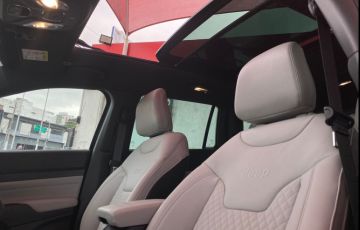 Jeep Commander 1.3 T270 Turbo Overland - Foto #8