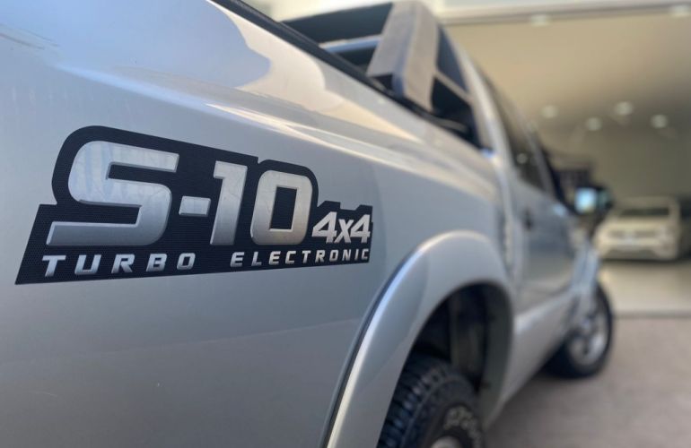 Chevrolet S10 Executive 4x4 2.8 (Cab Dupla) - Foto #9