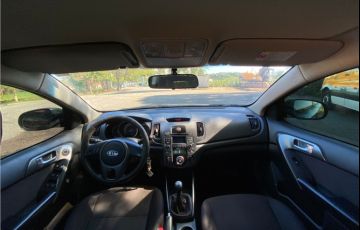 Kia Cerato 1.6 Ex3 Sedan 16V Gasolina 4p Manual - Foto #3