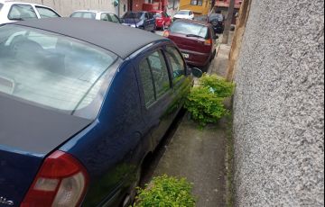 Renault Clio Sedan Privilége 1.0 16V - Foto #9