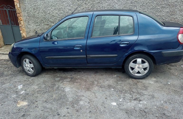Renault Clio Sedan Privilége 1.0 16V - Foto #10