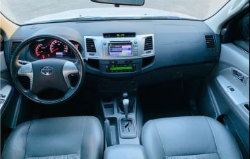 Toyota Hilux 2.7 Srv 4x4 CD 16V Flex 4p Automático - Foto #3