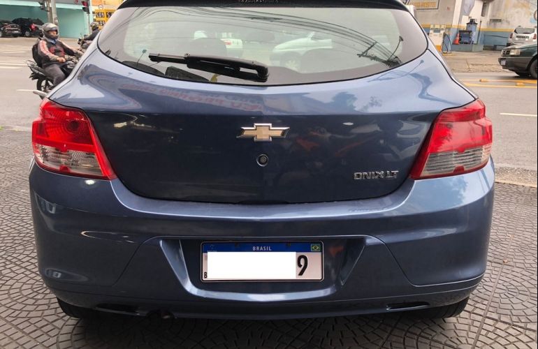 Chevrolet Onix 1.0 MPFi LT 8v - Foto #6
