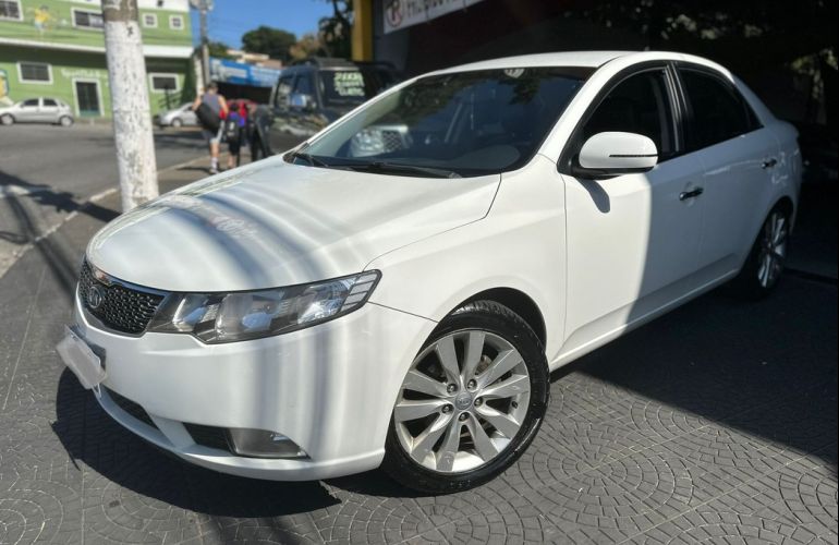 Kia Cerato 1.6 E.221 Sedan 16v - Foto #1
